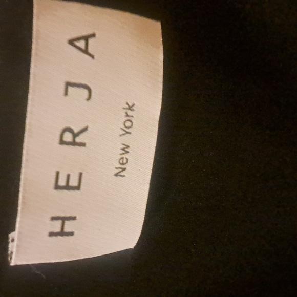 Closet clearance - Picture 9 of 10